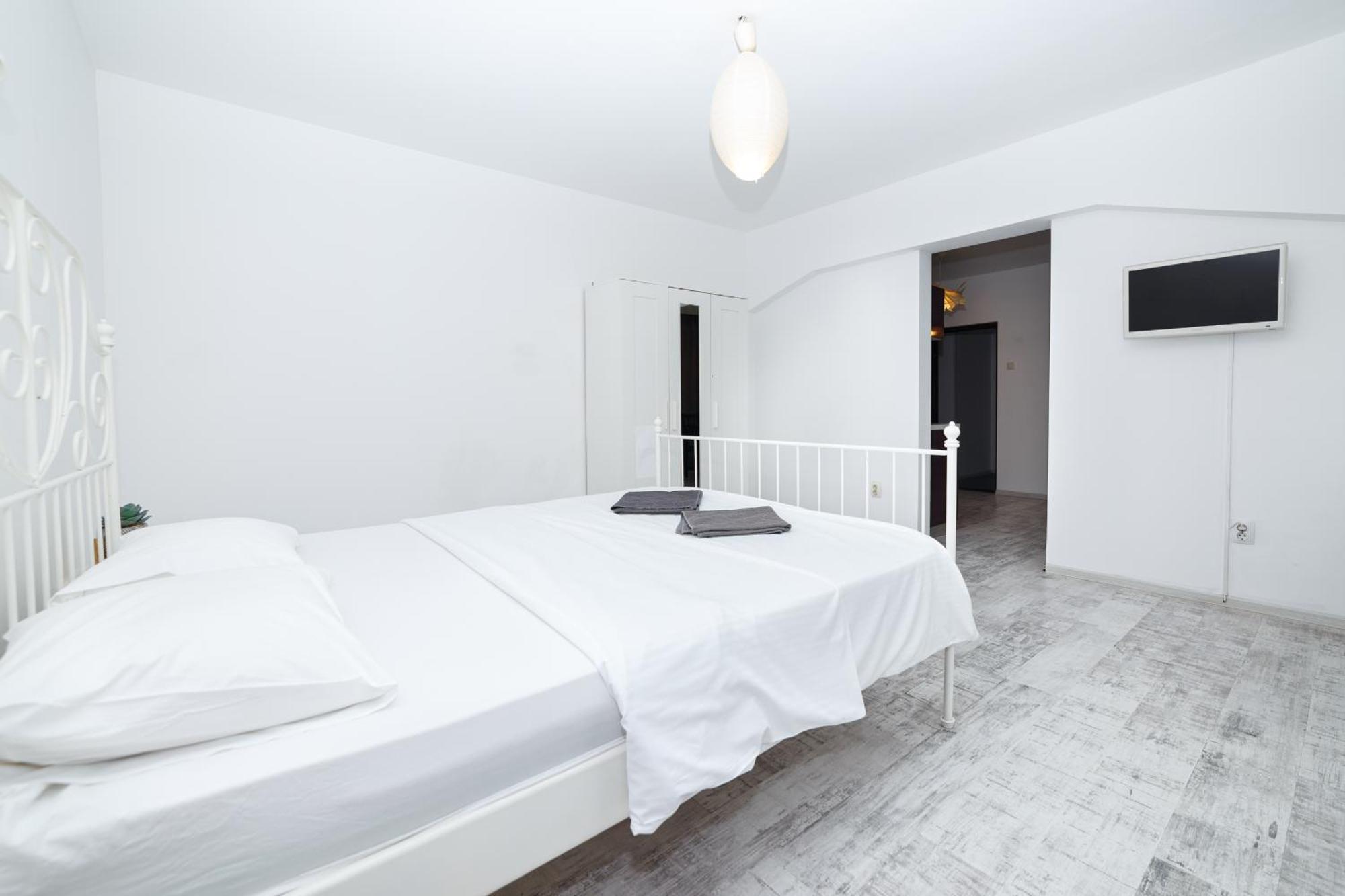 Color Apartments Old Town Center Bukareszt Zewnętrze zdjęcie